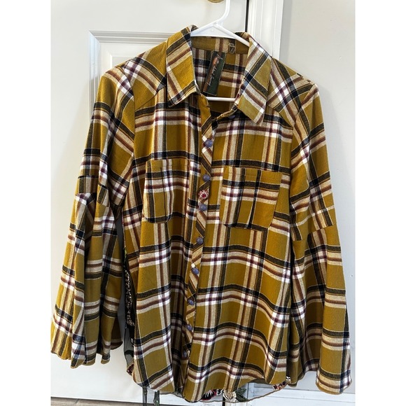 Aratta Silent Journey Tops - Aratta Silent Journey embroidered flannel shirt, flared sleeves